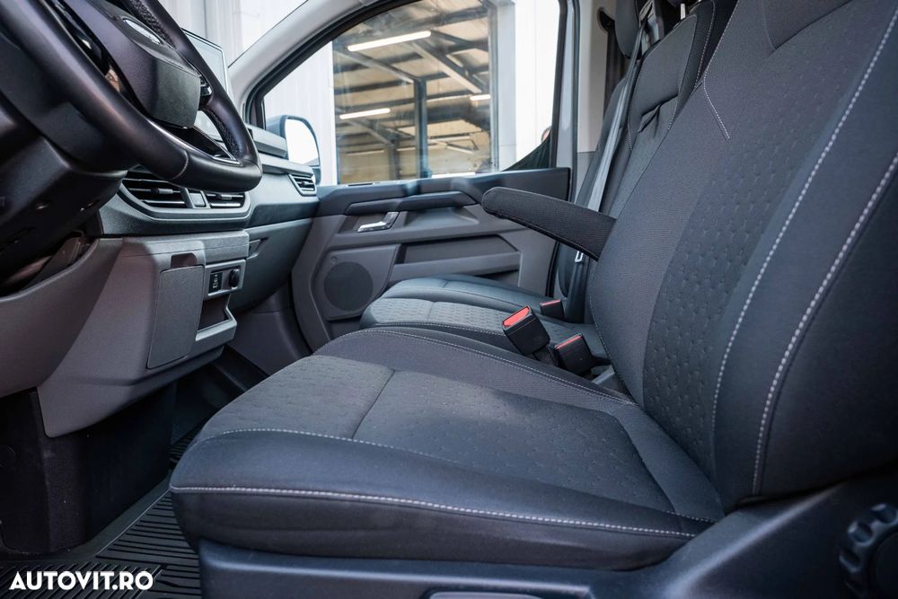 Ford Transit Custom Van Limited 300 SWB 2.0 TDCI 136 CP A8 - 25