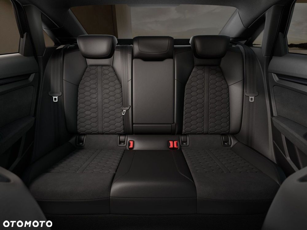 Audi RS3 Limousine - 11
