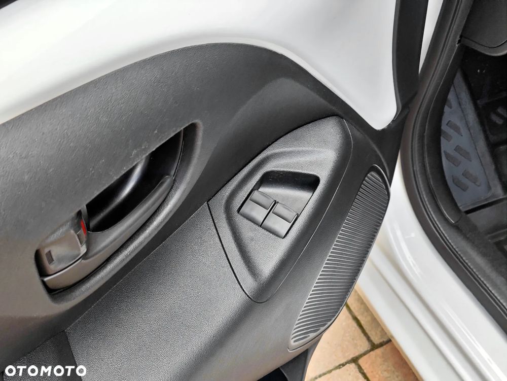 Toyota Aygo x - 22