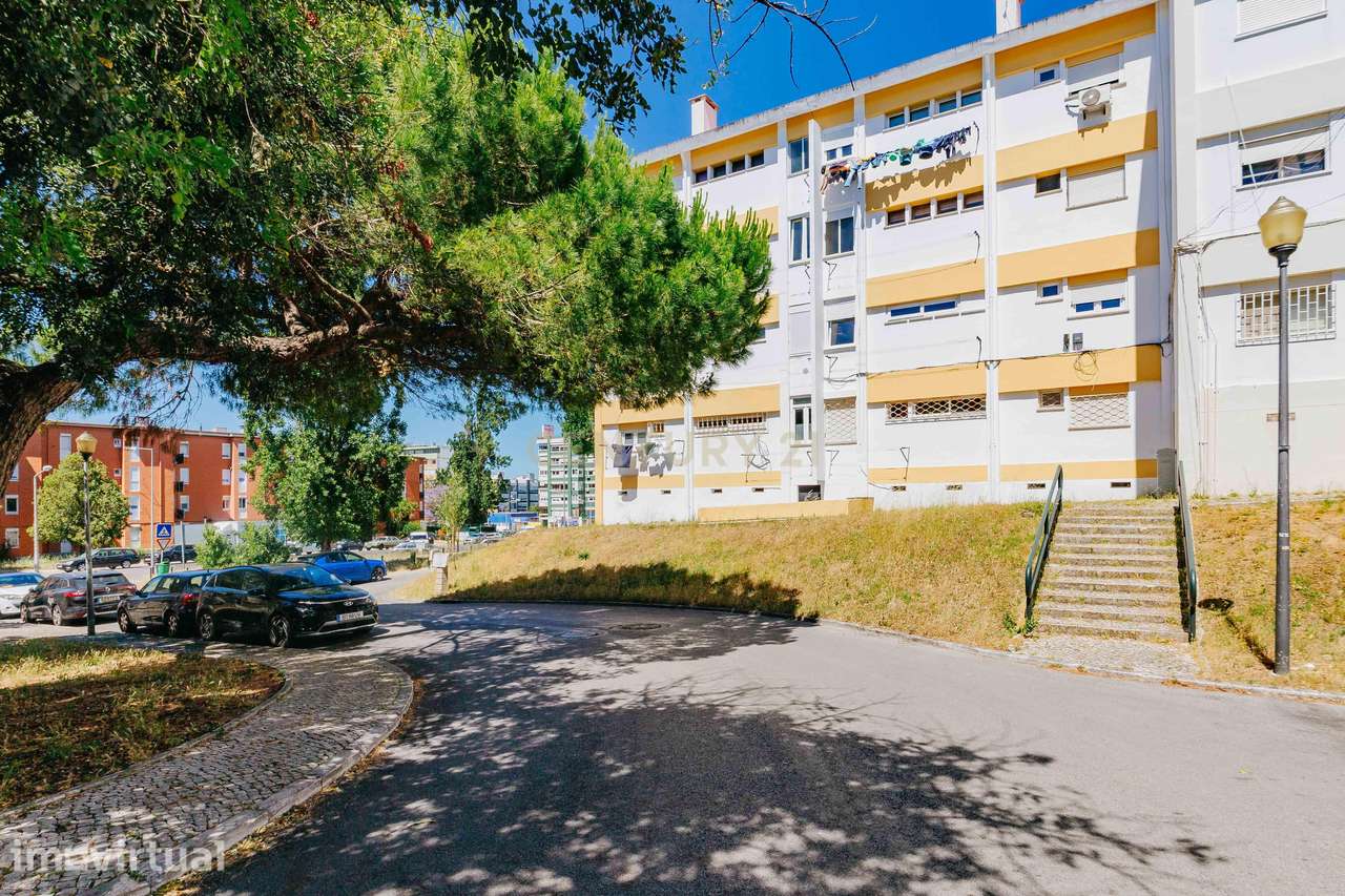 Apartamento T2 com Varanda e Arrecadação nos Olivais Sul - Grande imagem: 2/10
