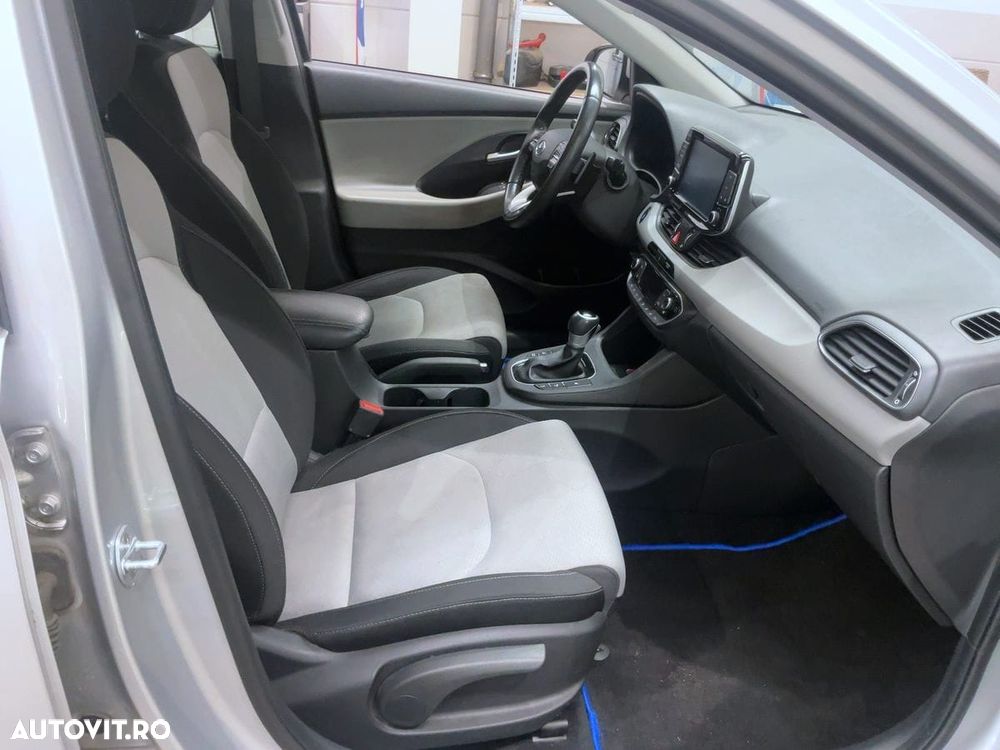 Hyundai i30 1.6 CRDI DCT Trend - 6
