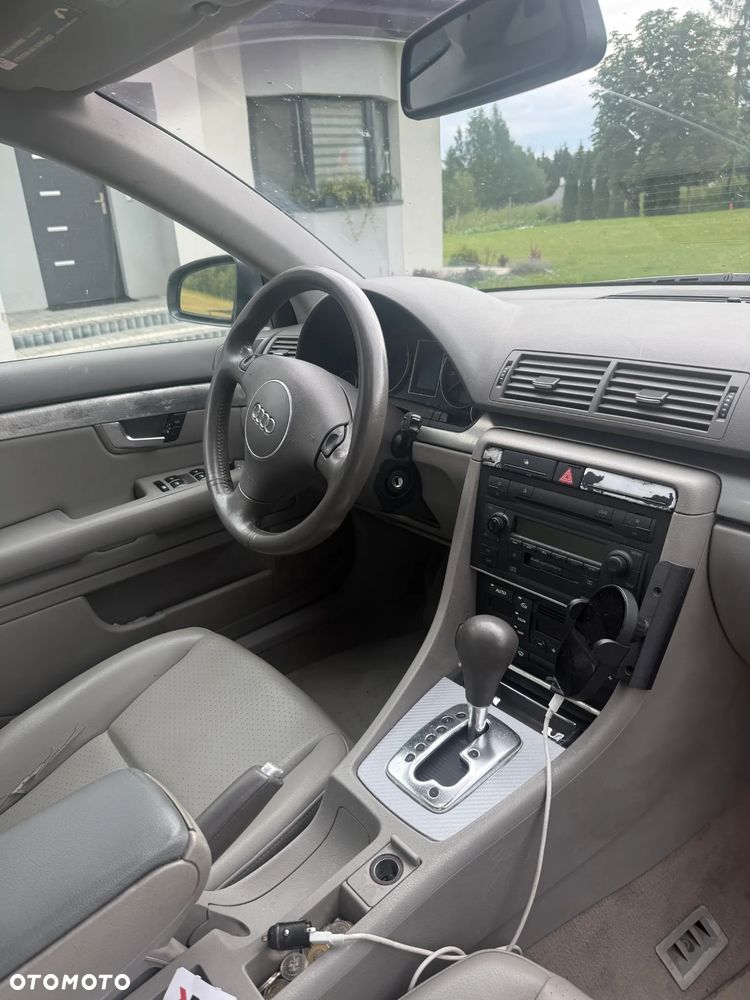 Audi A4 Limousine - 6