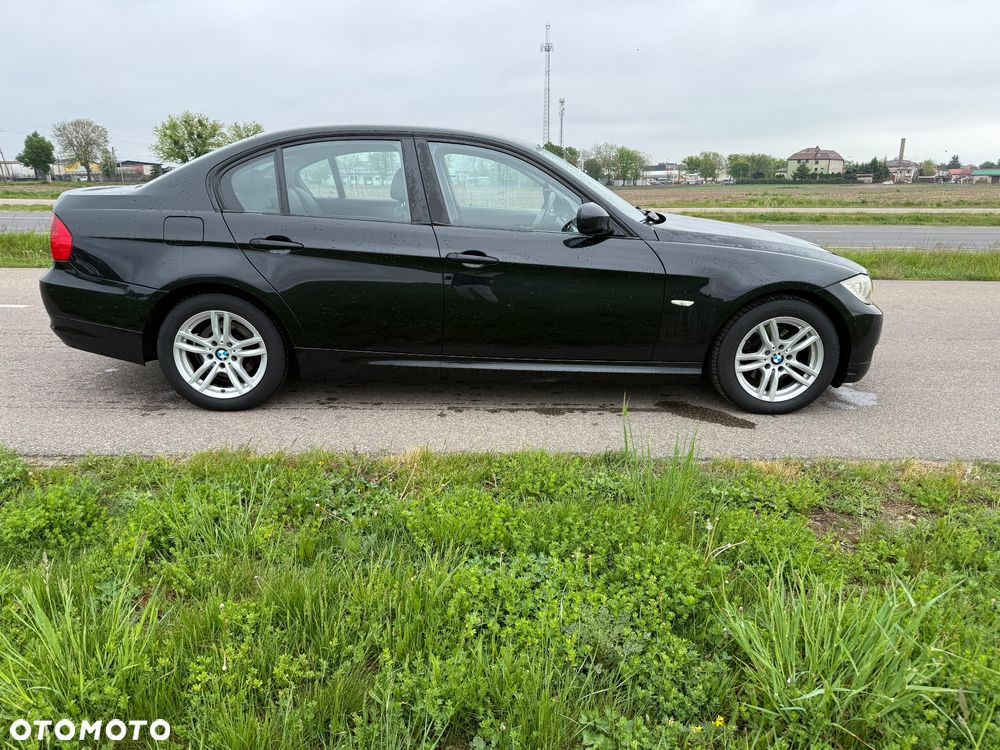 BMW Seria 3 318d DPF Edition Exclusive - 4