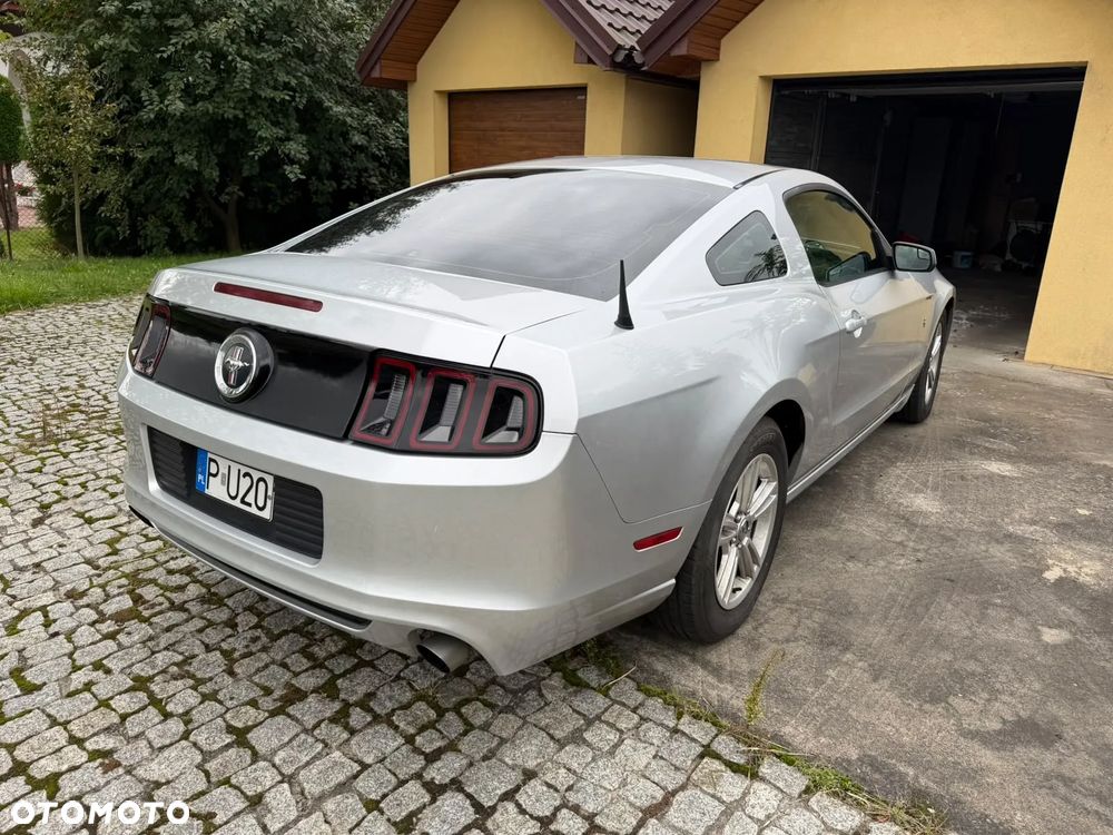 Ford Mustang 3.7 V6 - 6