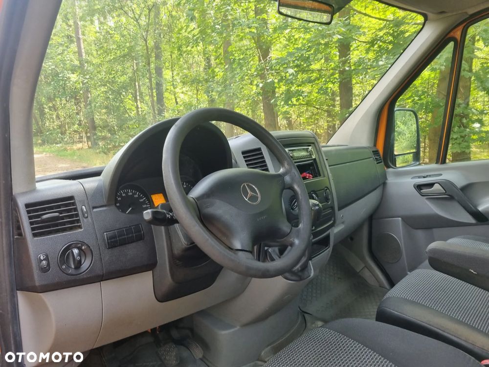 Mercedes-Benz Sprinter - 16