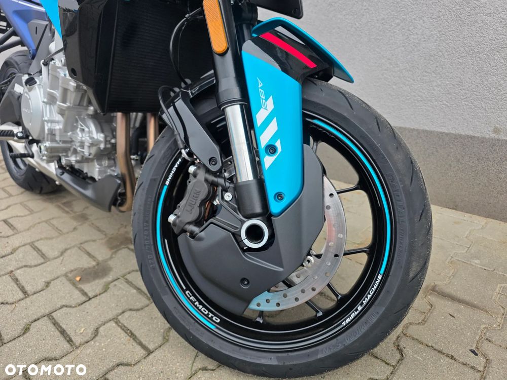 CFMoto 675NK - 7