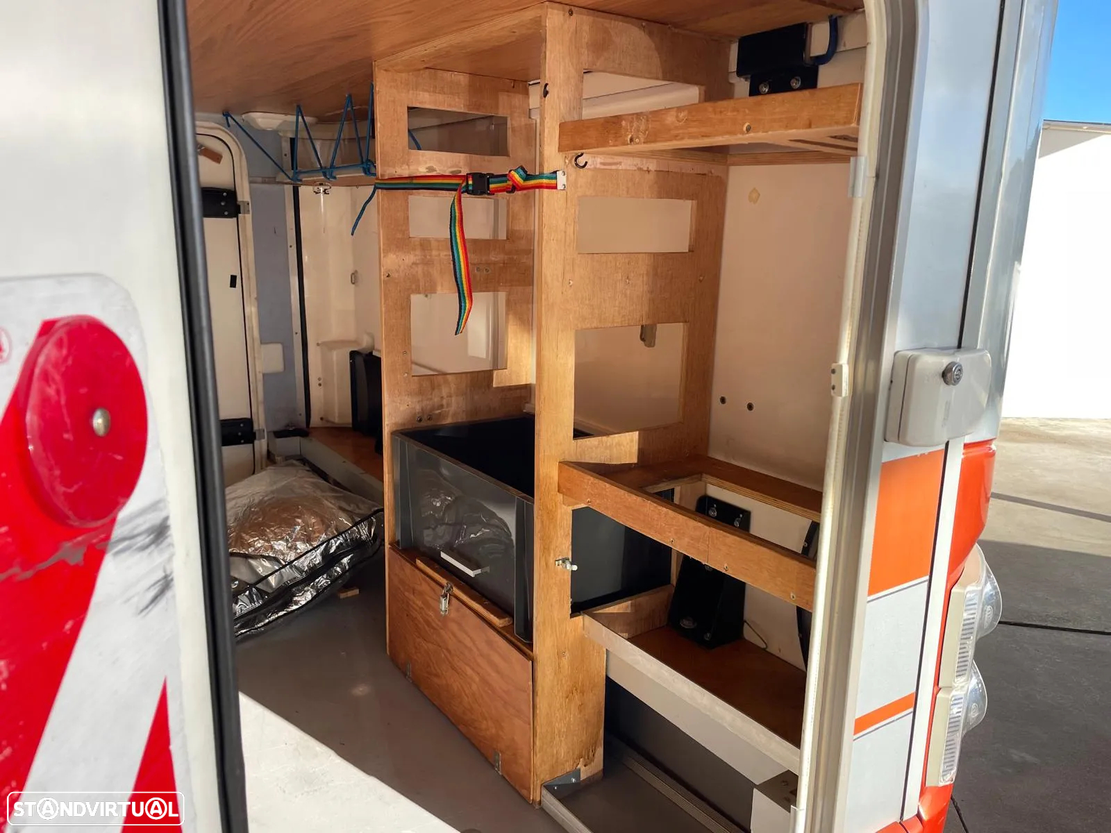 Burstner mega-van IT 675 - Autocaravana c/Cama Basculante - 52