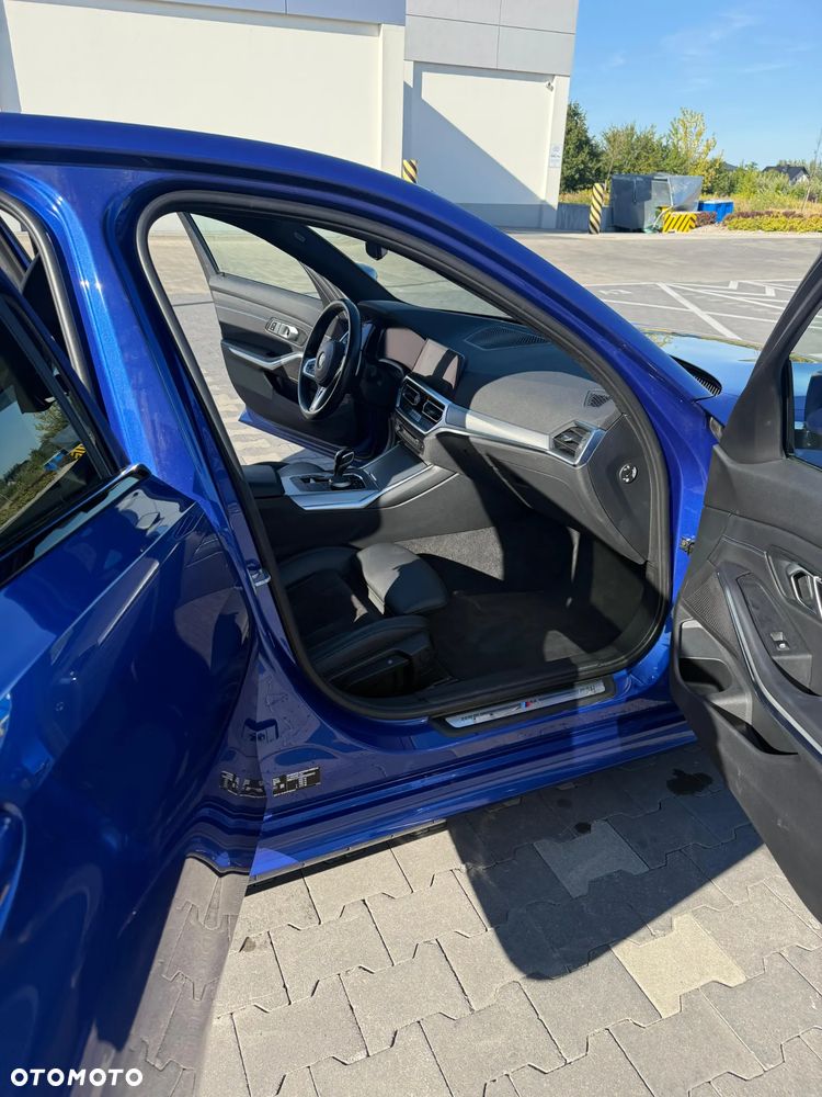 BMW Seria 3 320d mHEV - 9