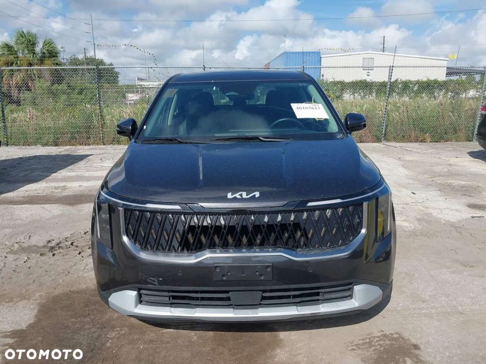 Kia Carnival - 3