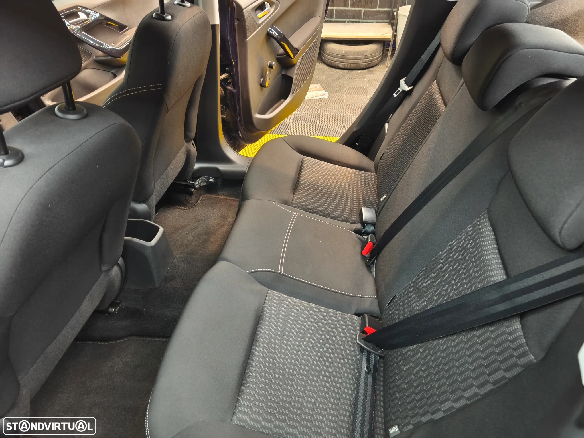 Peugeot 208 1.5 BlueHDi Active Pack - 25