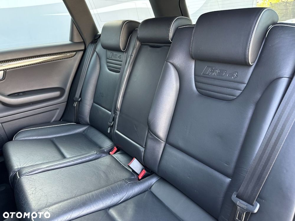 Audi RS4 Avant Avant - 35