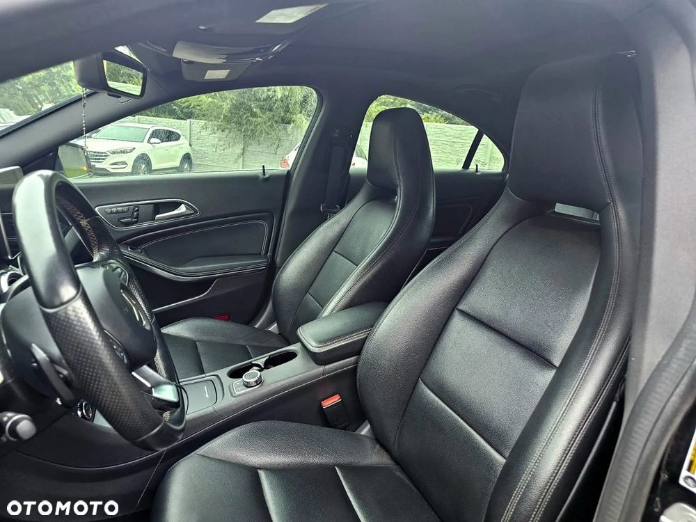 Mercedes-Benz CLA 250 4-Matic - 24