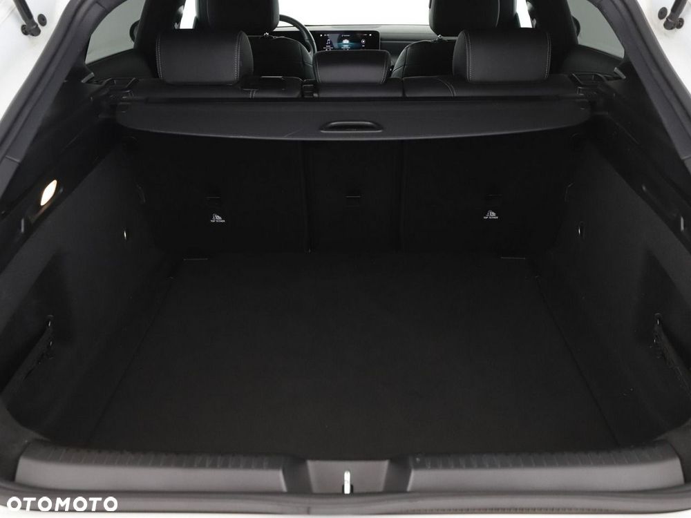 Mercedes-Benz CLA 180 Progressive - 21