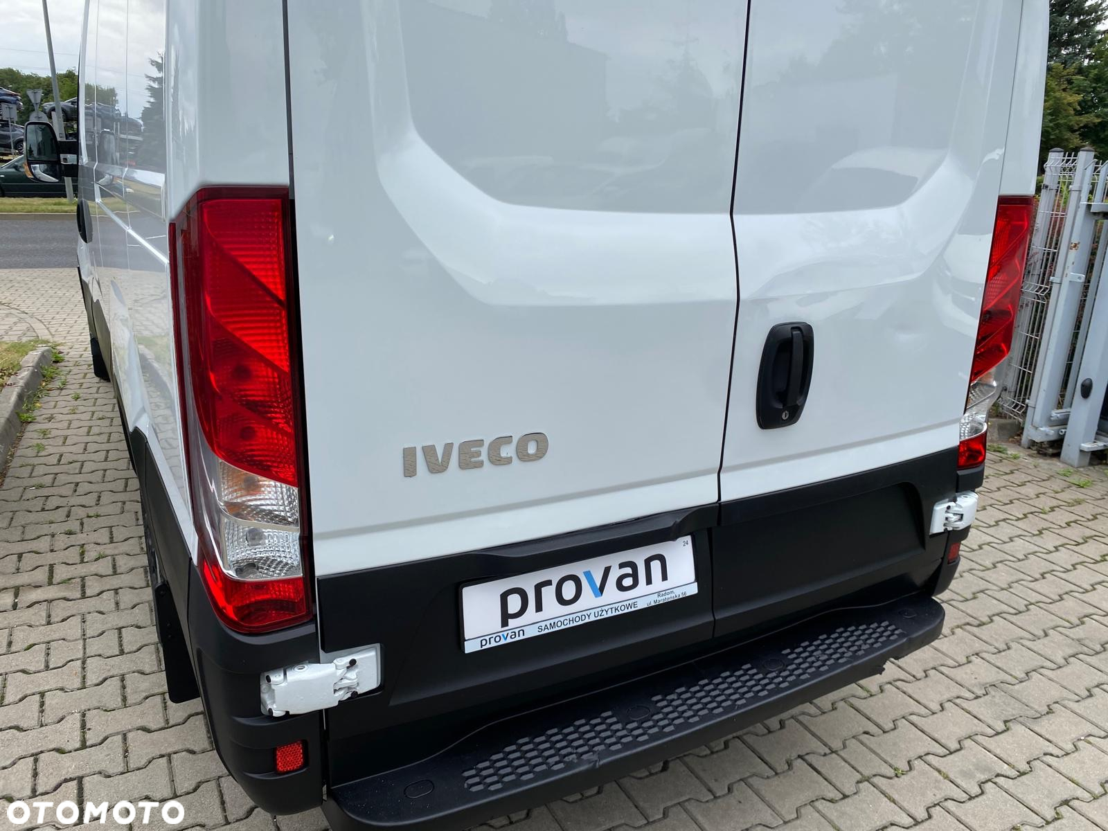 Iveco DAILY 35-140 HI-MATIC CHŁODNIA THERMO KING V200 MAX L2H2 - 17