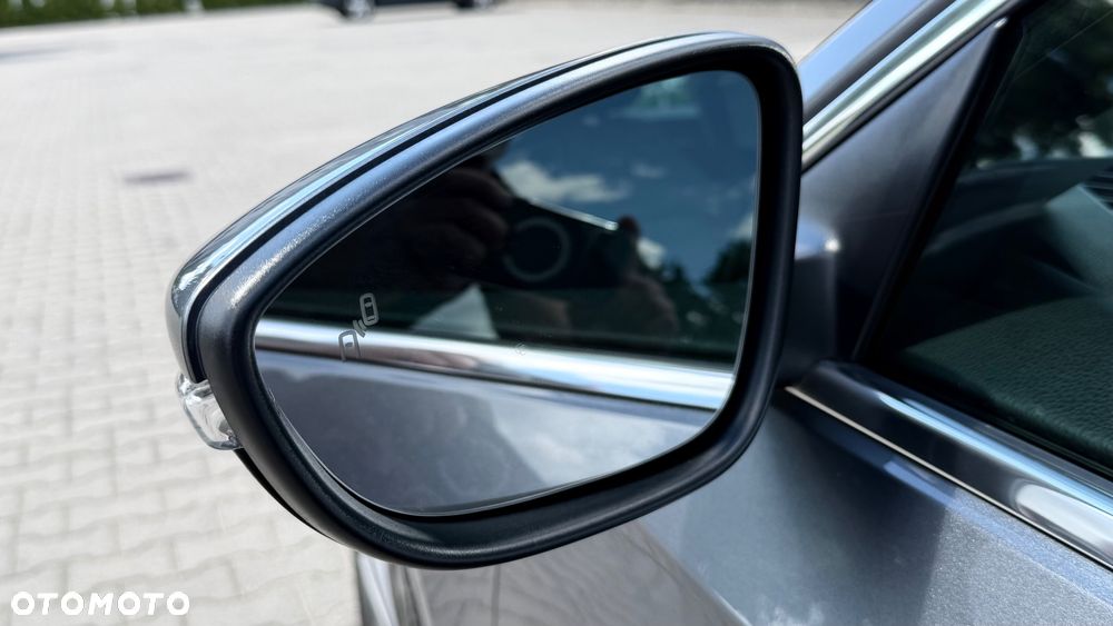 Volkswagen Passat - 19