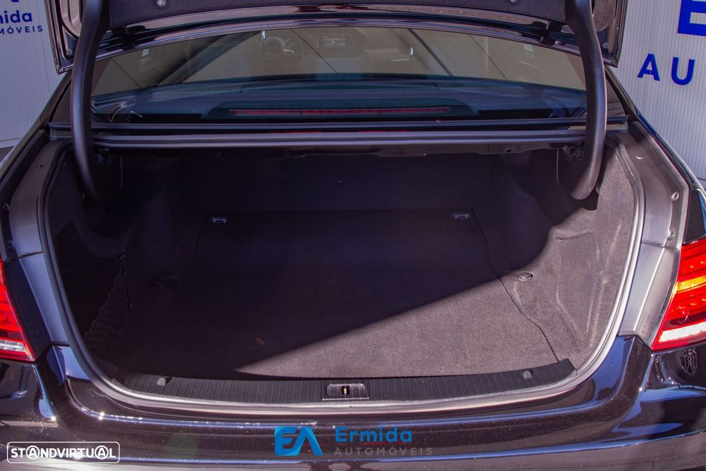 Mercedes-Benz E 300 Bluetec Hybrid Avantgarde - 49
