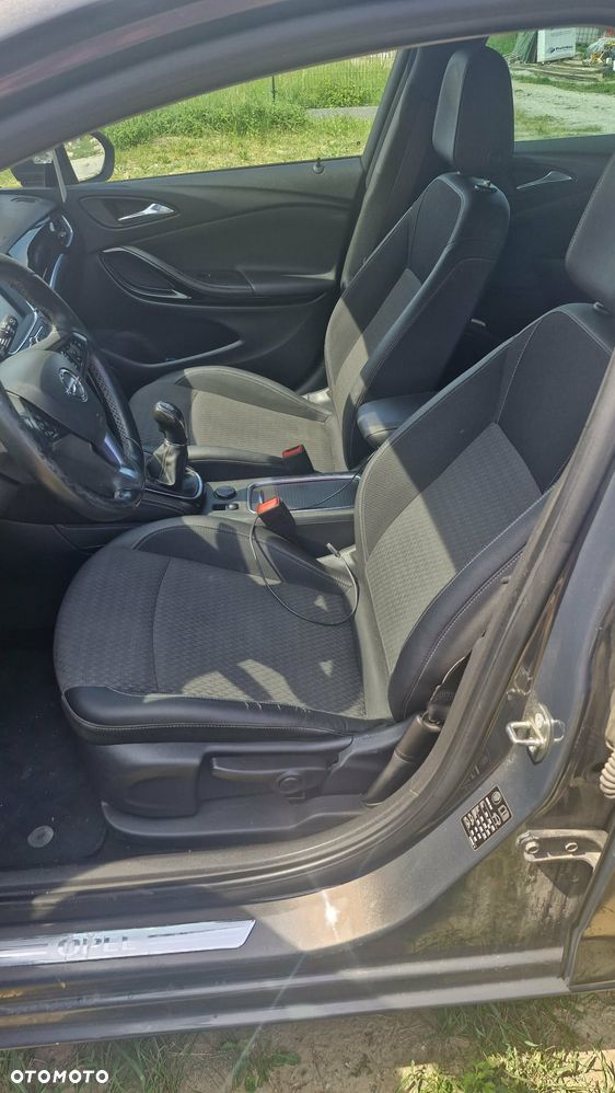Opel Astra 1.6 CDTI Dynamic S&S - 9