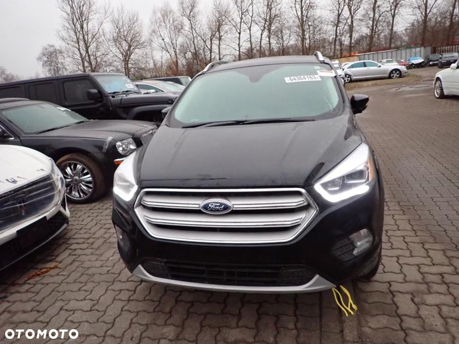 Ford Escape 2.0 EcoBoost AWD Titanium - 39
