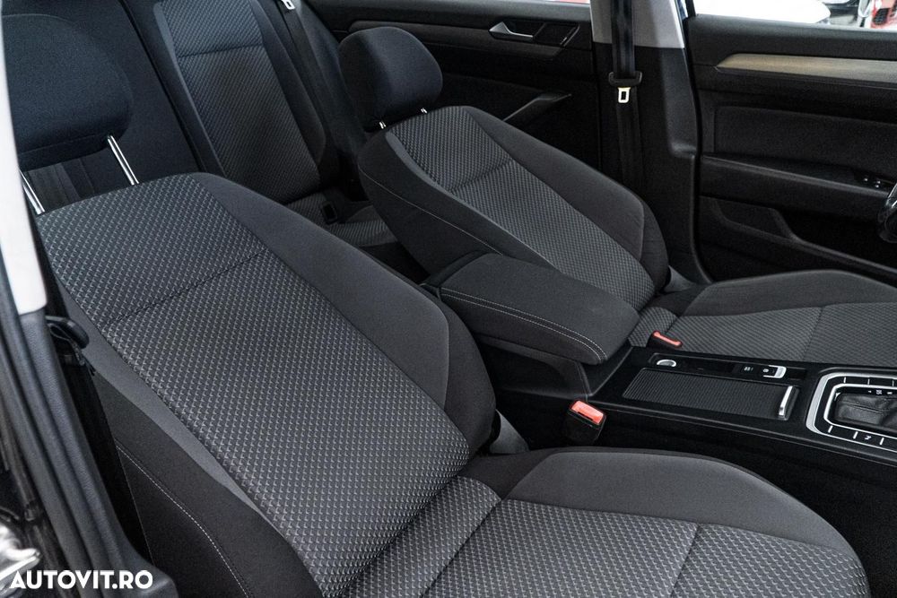 Volkswagen Passat 2.0 TDI DSG Comfortline - 33