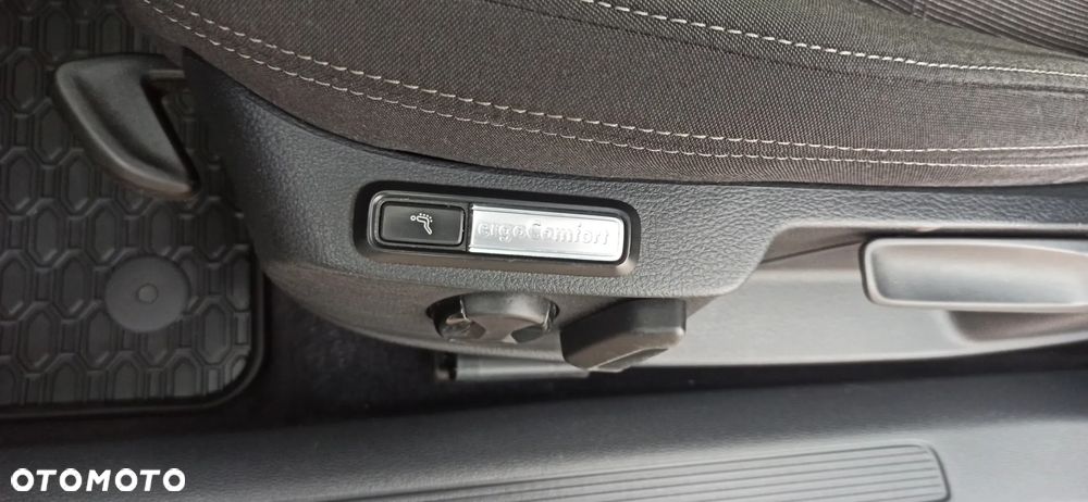 Volkswagen Passat - 31