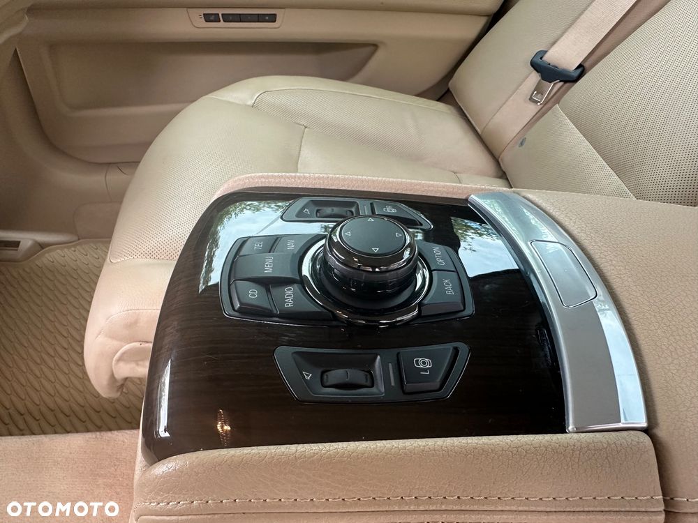 BMW Seria 7 750i L - 4