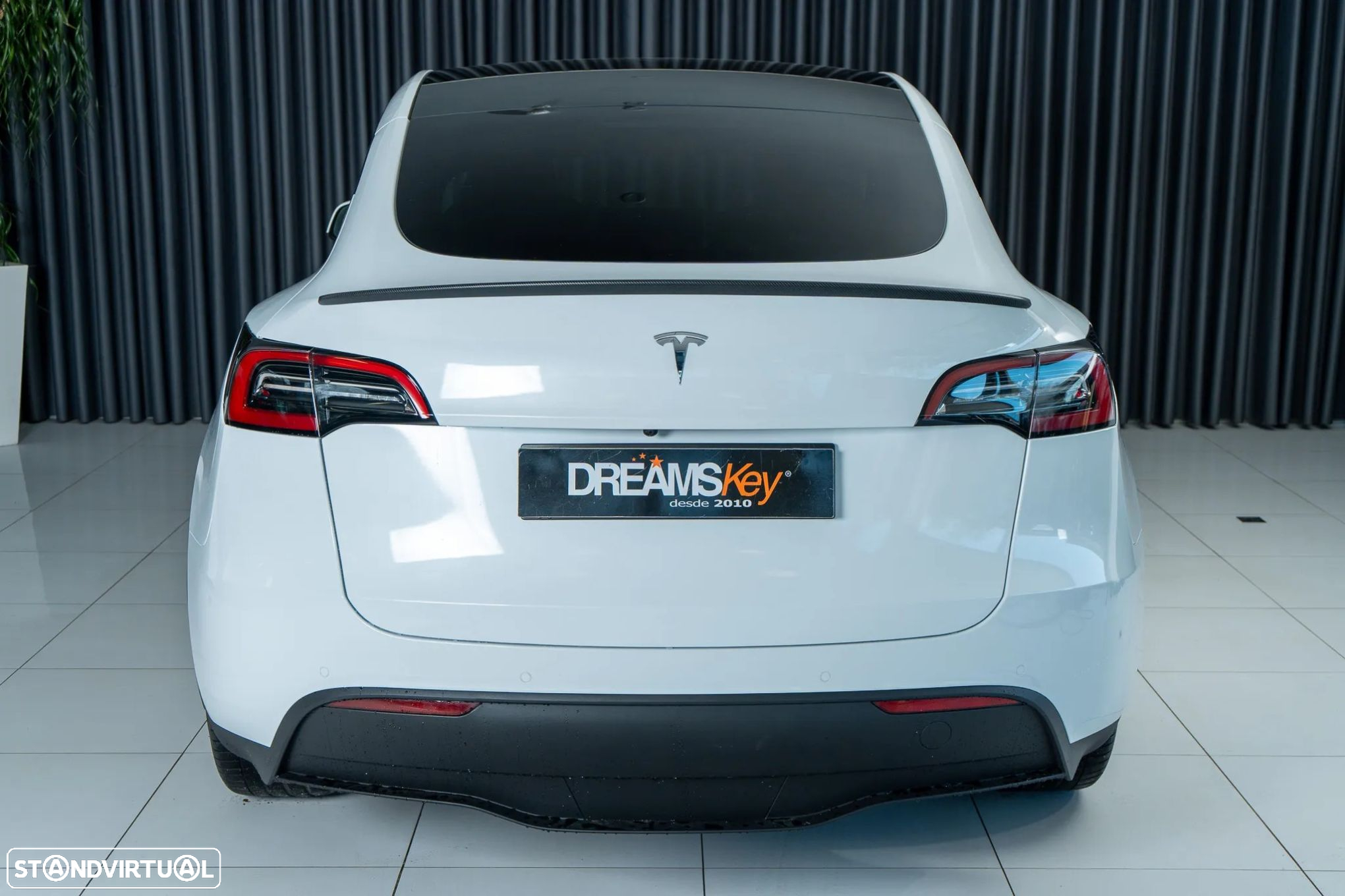 Tesla Model Y Long Range Dual Motor AWD - 9