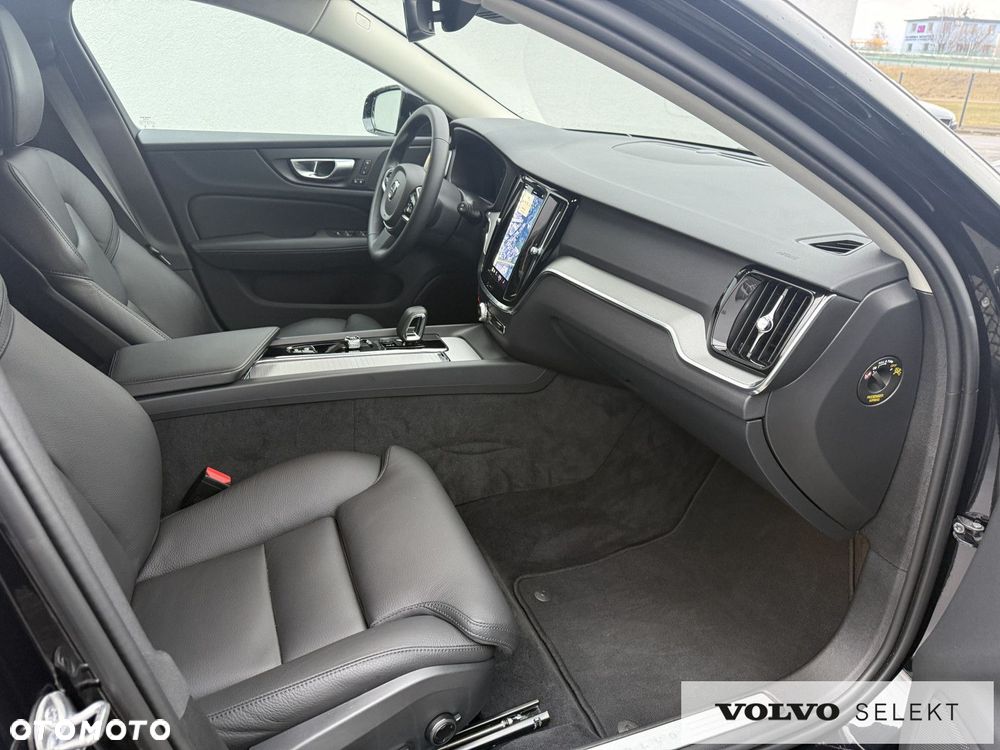 Volvo V60 Cross Country - 28