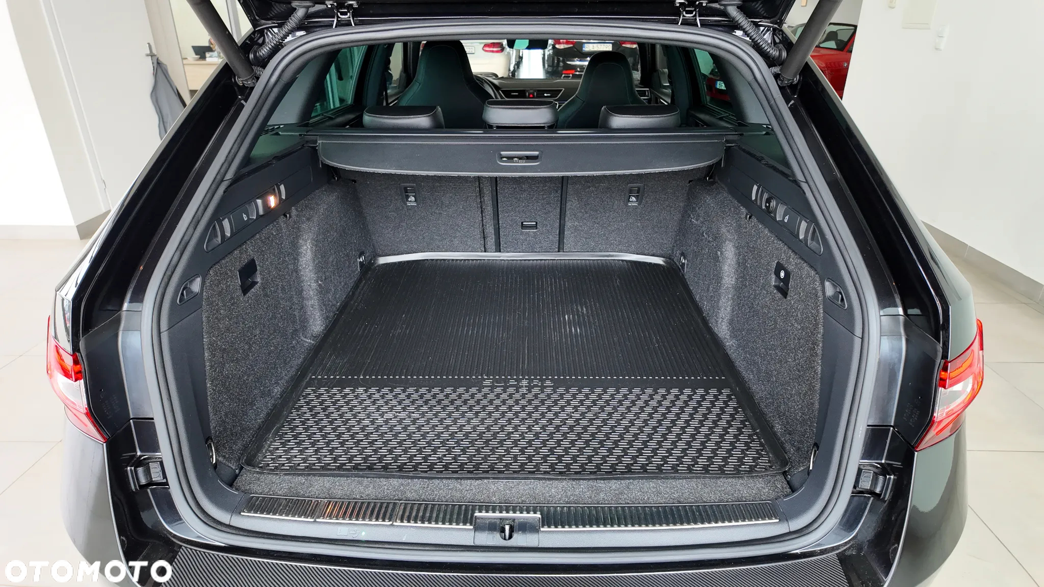Skoda Superb Combi 2.0 TSI 4x4 DSG SportLine - 17