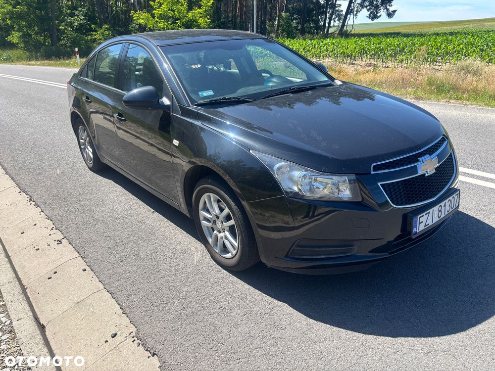 Chevrolet Cruze 1.6 LS - 2