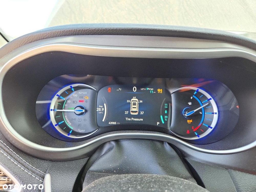 Chrysler Pacifica - 10