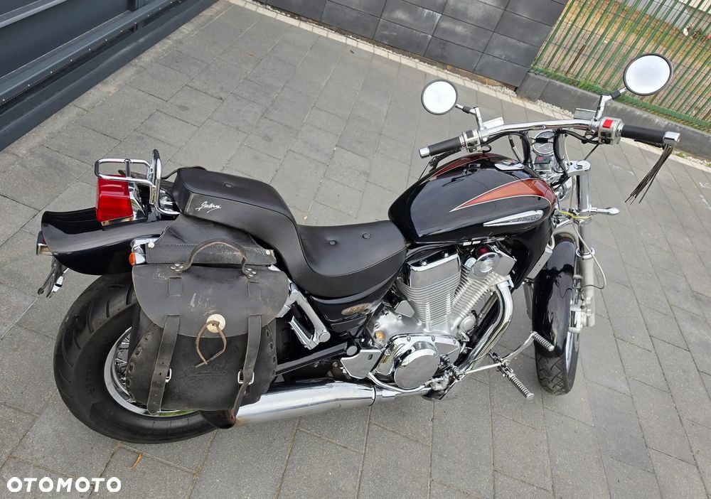 Suzuki Intruder - 7