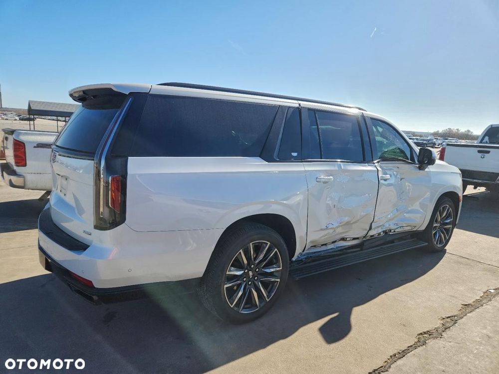 Cadillac Escalade - 4