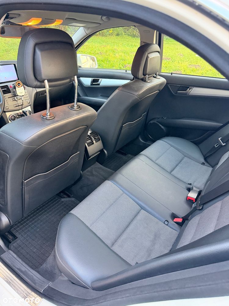 Mercedes-Benz Klasa C 220 CDI 7G-TRONIC Avantgarde Edition - 12