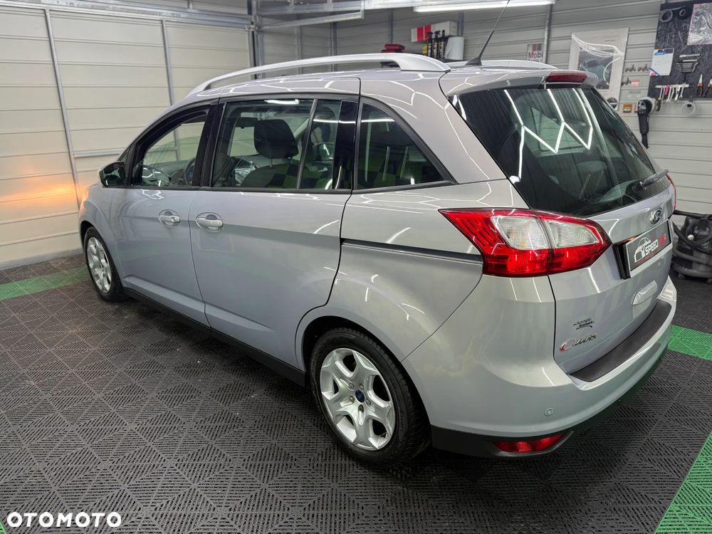 Ford Grand C-MAX - 26
