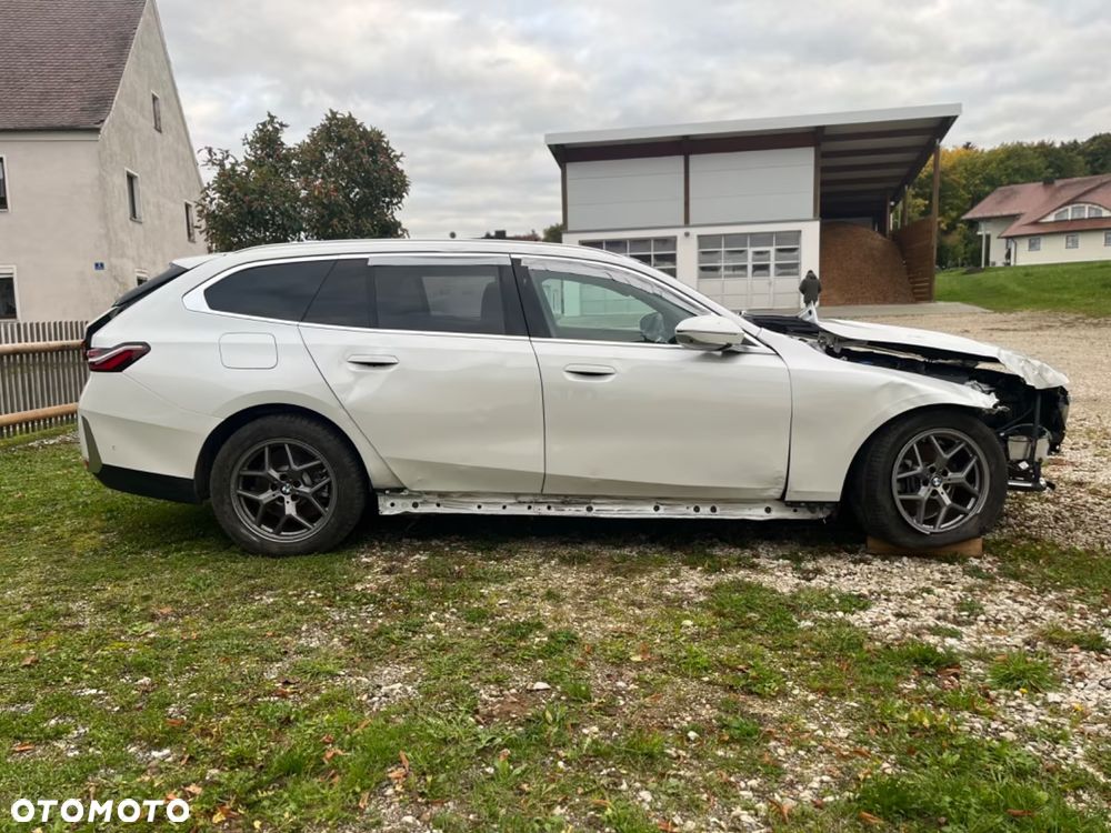 BMW Seria 5 520d xDrive mHEV - 13