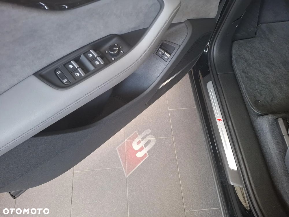 Audi Q7 SUV TFSIe quattro 360 kW tiptronic S line - 16