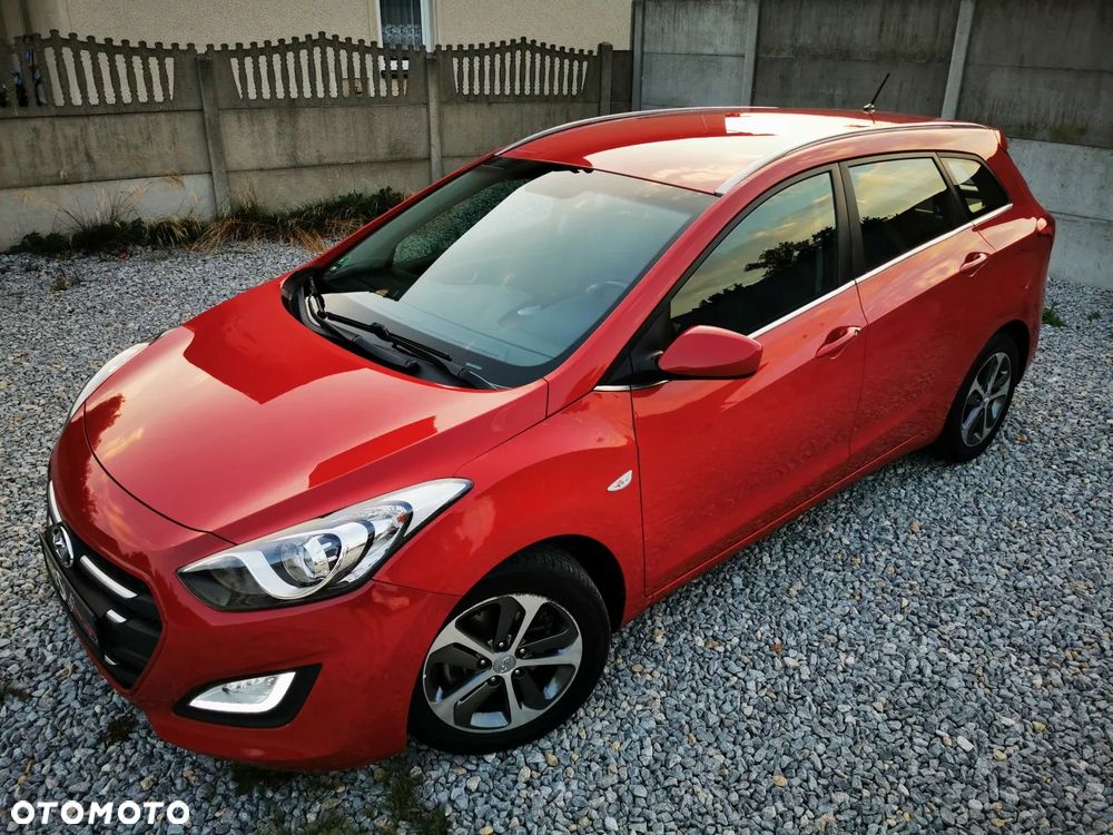 Hyundai i30 blue Kombi 1.6 GDi YES Gold - 20
