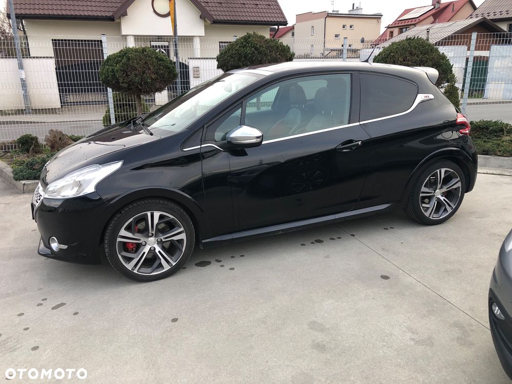 Peugeot 208 1.6 THP GTi - 9