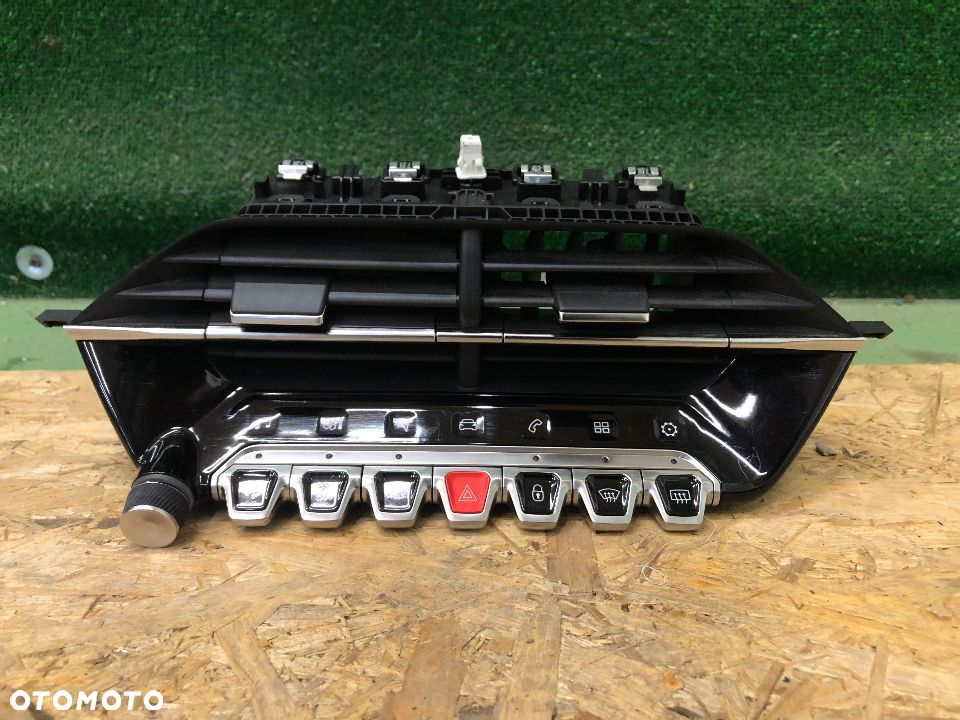 PEUGEOT 2008 II 2019-> NAWIEWY PANEL PRZEŁĄCZNIKÓW PRZYCISKI KONSOLI