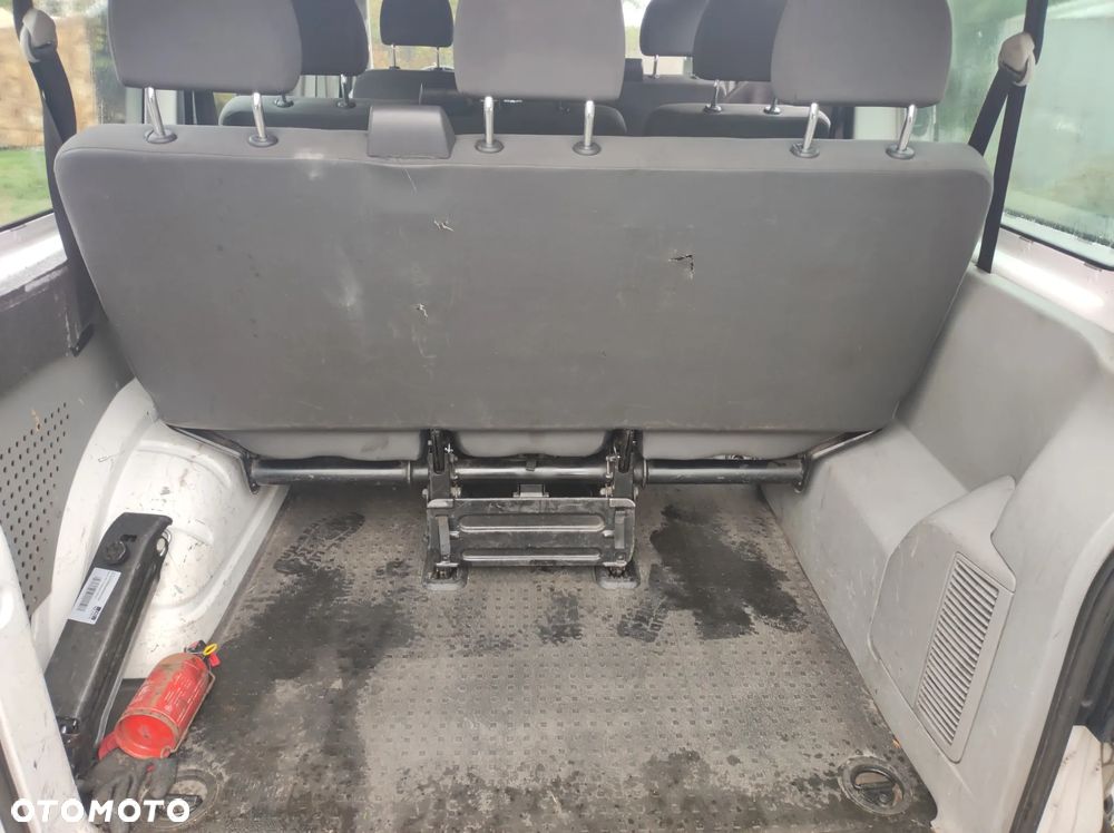 Volkswagen Transporter - 11