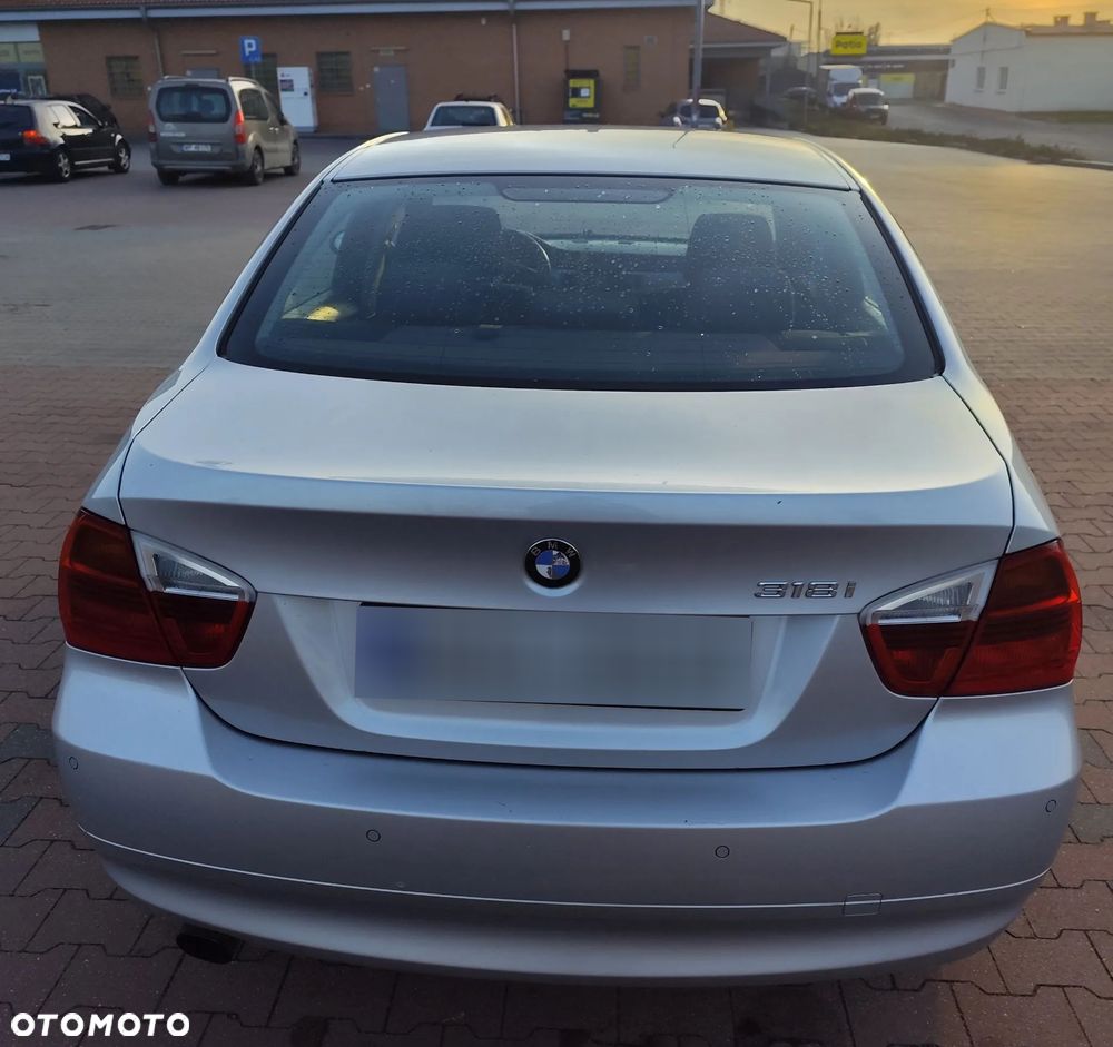 BMW 318I 2006 photo 2