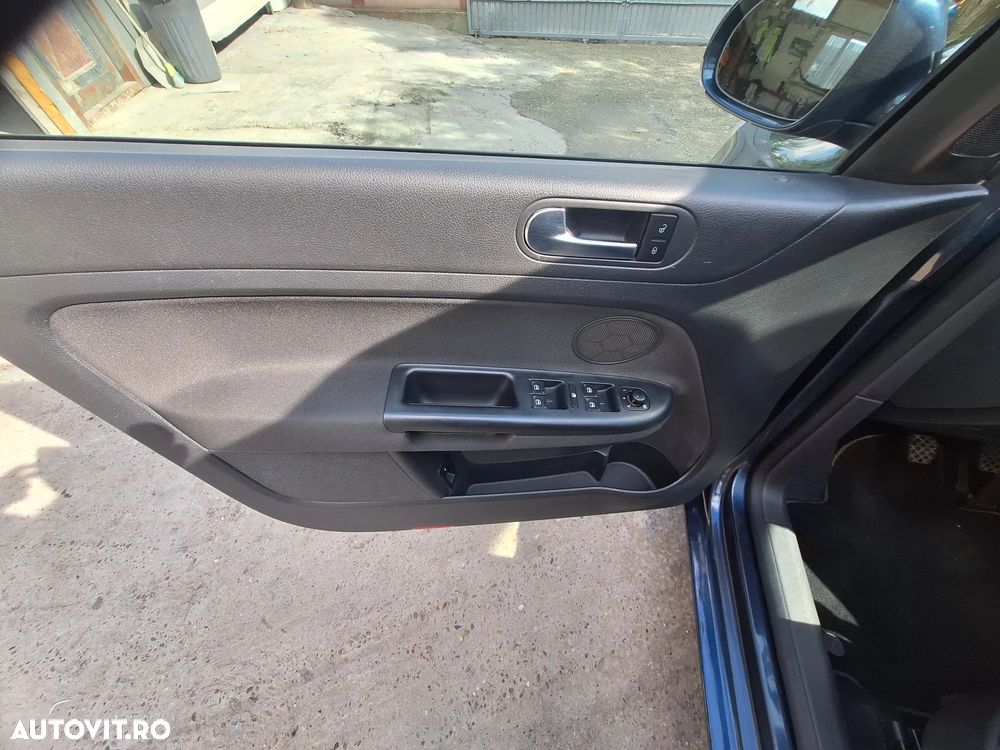 Volkswagen Golf Plus - 12
