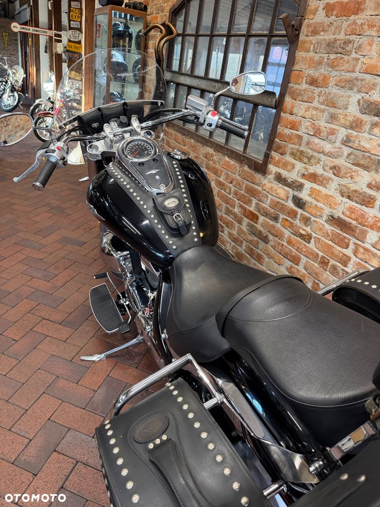 Suzuki Intruder - 17