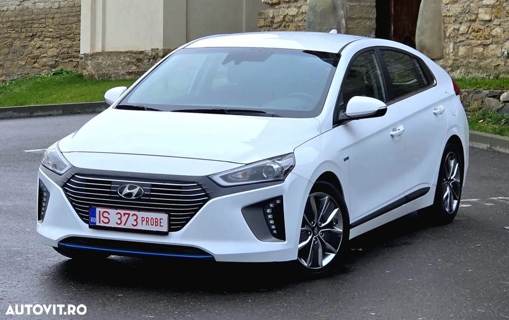 Hyundai IONIQ - 10