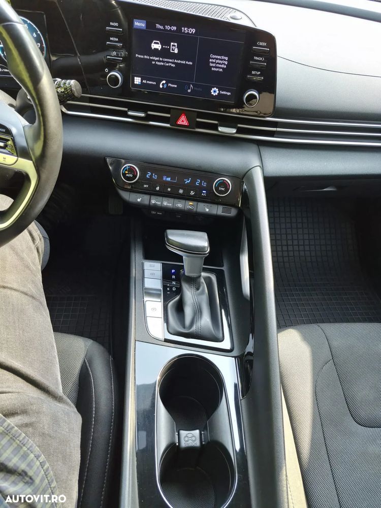 Hyundai Elantra 1.6 l 123 CP CVT Highway - 5