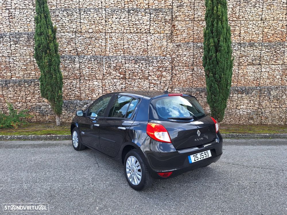 Renault Clio 1.5 dCi Dynamique 98g - 2