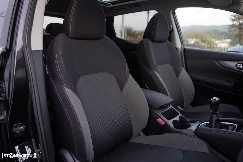 Nissan Qashqai 1.5 dCi N-Connecta 18 - 29