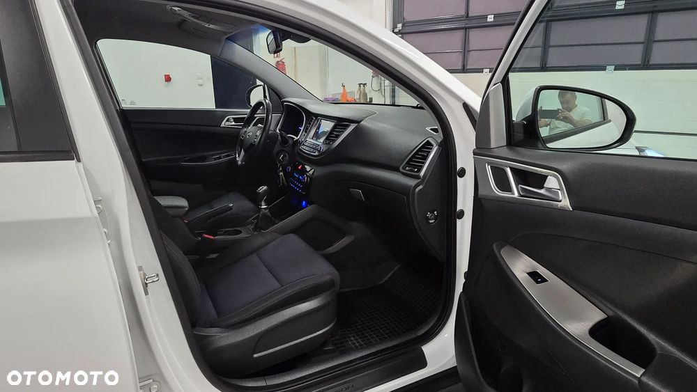 Hyundai Tucson 1.7 CRDI BlueDrive Style 2WD - 8