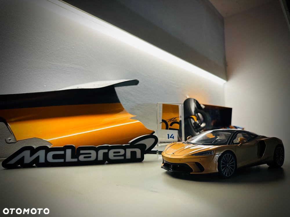 McLaren GT - 12