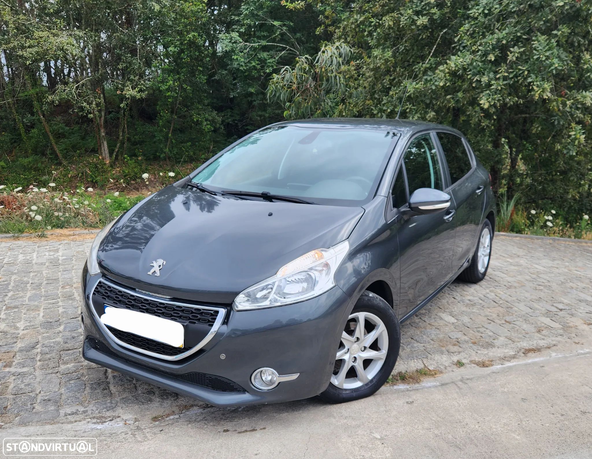 Peugeot 208 1.2 VTi Allure - 1